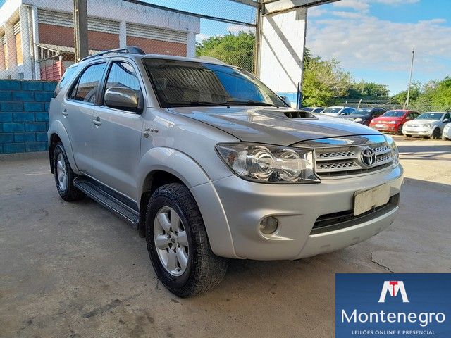 TOYOTA HILUXSW4 SRV4X4 2011